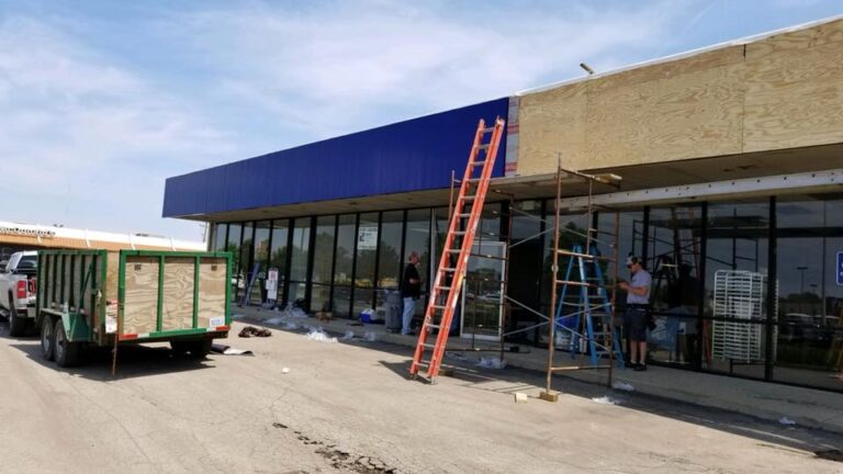 32871742_2062360347111729_638238904759091200_n